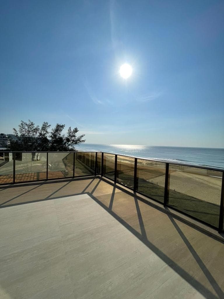 Cobertura Duplex no Edifício Hobus Concept na Praia Brava em Praia Brava m
