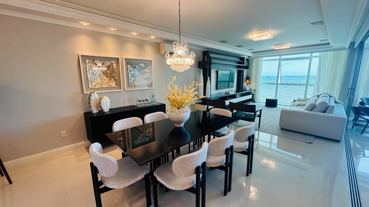 Apartamento no Ed. Atlantic Paradise em Meia Praia em Itapema