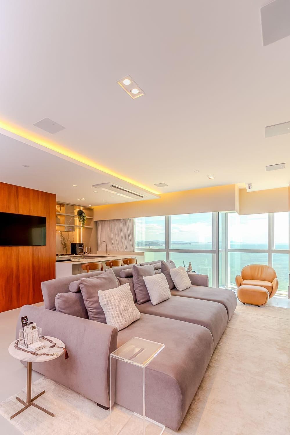 Apartamento no Ed. One Tower em Balneário Camboriú Decorado Frente Mar